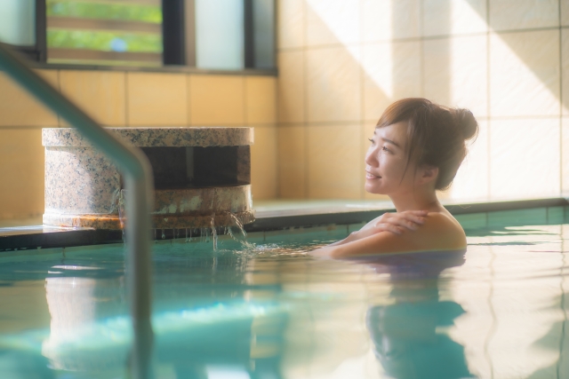 熱いお風呂の長湯は乾燥の原因に？大人肌が見直したい入浴習慣